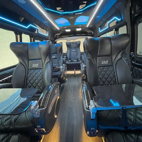 hiace-commuter-luxury-8-seat-1-68b7e8fe89664