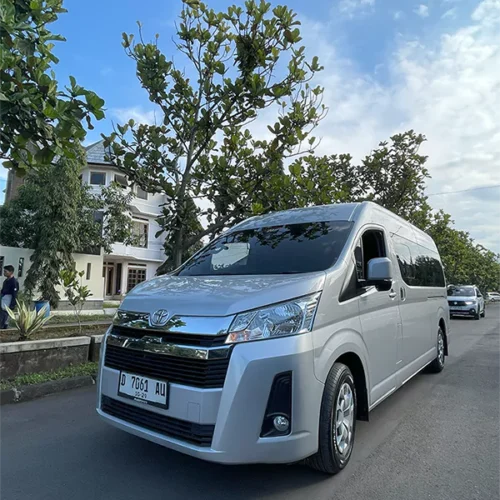 hiace-premio-14-seat-1-68b7e8bf1985e