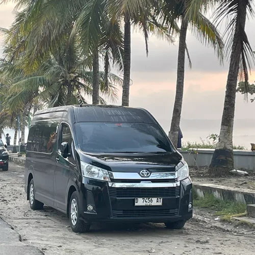 hiace-premio-luxury-10-seat-5-68b7e91f08a89