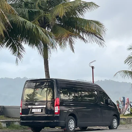 hiace-premio-luxury-10-seat-6-68b7e91f5118f