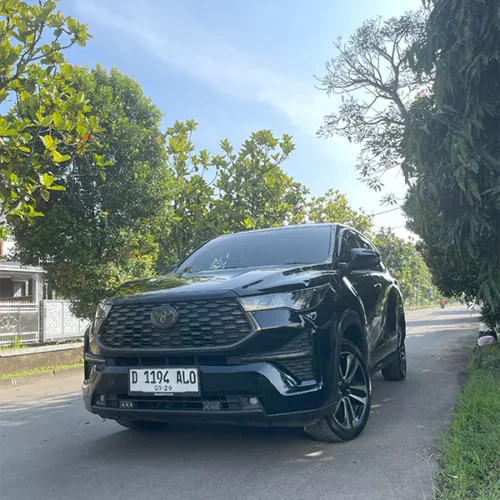 innova-zenix-7-seat-1-68b7e9335de70